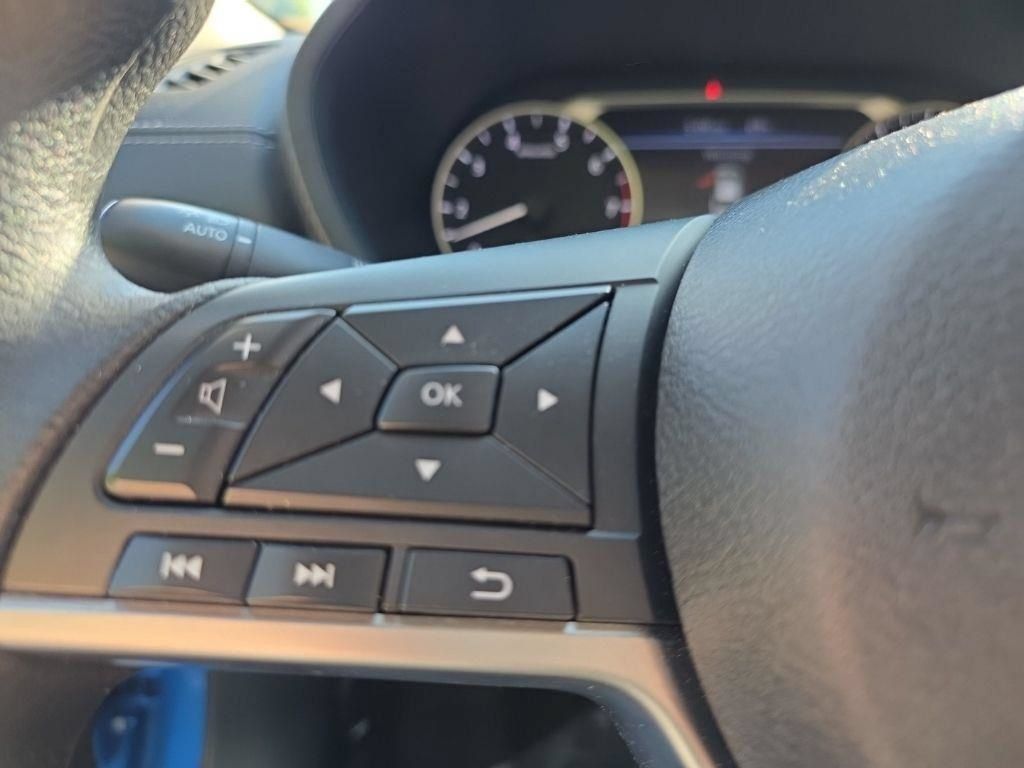Used 2025 Nissan Sentra SV FWD image 19