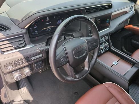 Used 2024 GMC Yukon Denali Ultimate AWD/4WD image 7