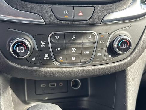 Used 2023 Chevrolet Equinox LT FWD image 42