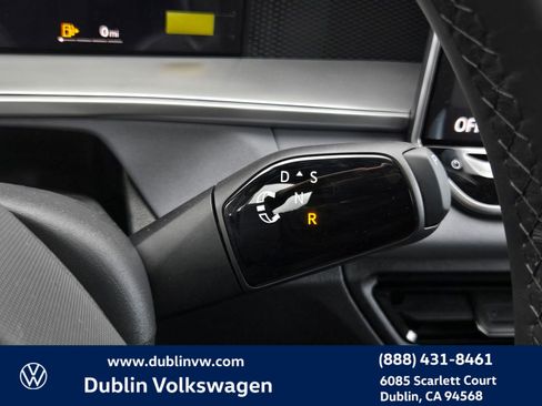 New 2026 Volkswagen Tiguan SE R-Line FWD image 18