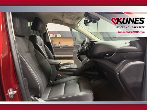 Used 2023 Buick Envision Essence FWD image 33