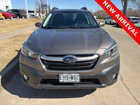 Used 2022 Subaru Outback Premium image 8