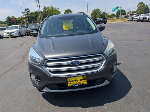 Used 2018 Ford Escape SE w/ SE Sync 3 Package AWD/4WD image 3