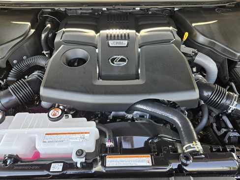 Used 2025 Lexus GX 550 w/ Accessory Package (2T) image 41