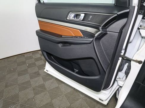 Used 2019 Ford Explorer XLT w/ Equipment Group 202A AWD/4WD image 38