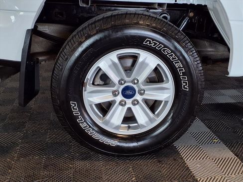 Used 2018 Ford F150 XLT w/ Trailer Tow Package image 8