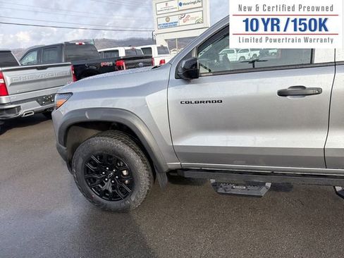 Used 2024 Chevrolet Colorado Trail Boss w/ Technology Package image 11