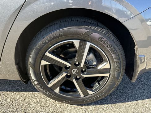 Used 2024 Nissan Sentra SV image 18