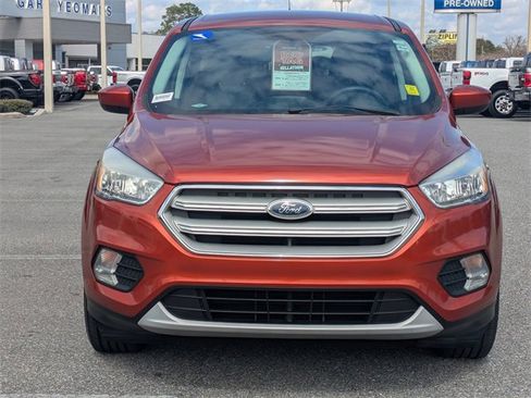 Certified 2019 Ford Escape SE image 9