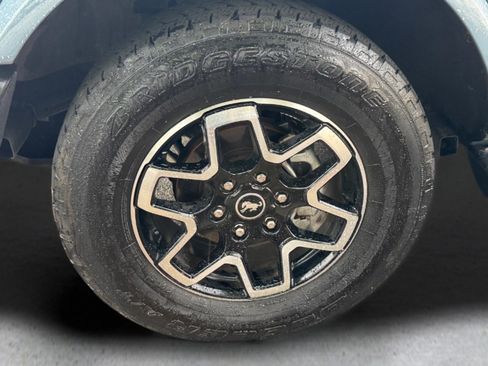 Used 2025 Ford Bronco Outer Banks AWD/4WD image 2