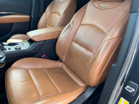 Used 2019 Cadillac XT4 Premium Luxury AWD/4WD image 12