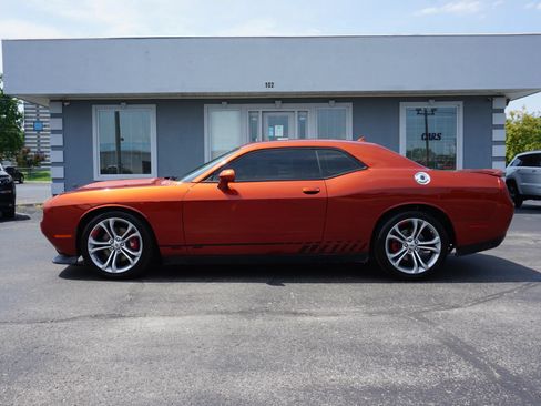 Used 2022 Dodge Challenger GT w/ Plus Package RWD image 8