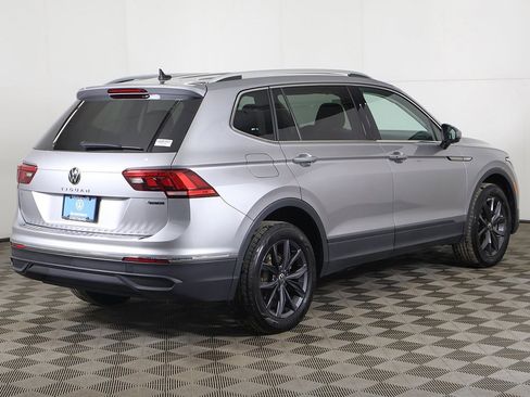 Used 2022 Volkswagen Tiguan SE image 9