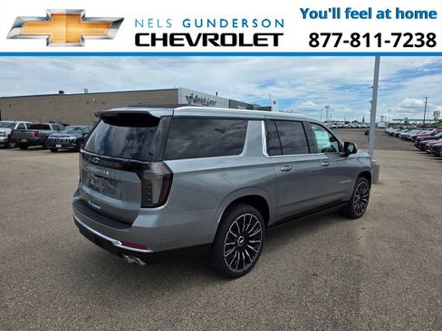 New 2026 Chevrolet Suburban High Country AWD/4WD image 7