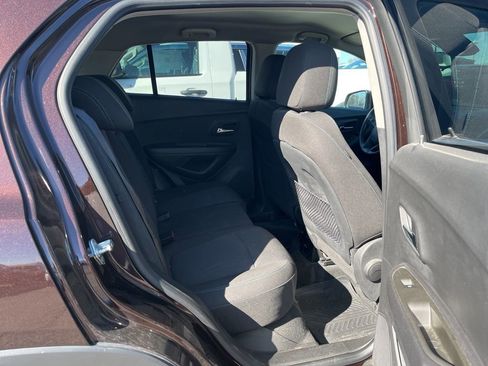 Used 2015 Chevrolet Trax LT w/ LPO, Cargo Package FWD image 3
