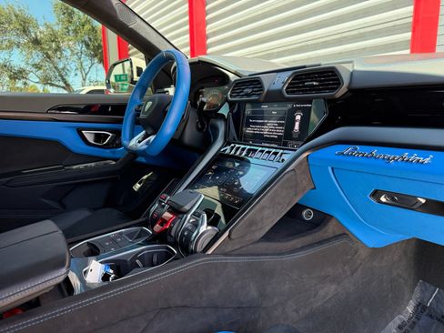 Used 2024 Lamborghini Urus S AWD/4WD image 36