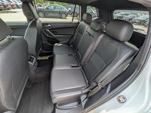 Used 2020 Volkswagen Tiguan SE R-Line AWD/4WD image 20