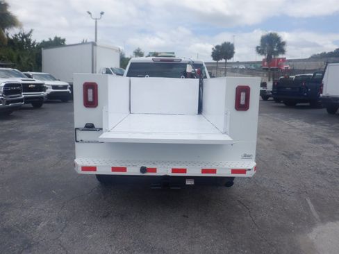 Used 2022 GMC Sierra 2500 Pro w/ Fleet Convenience Package AWD/4WD image 8