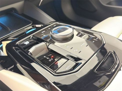 New 2026 BMW 530i w/ M Sport Package RWD image 32