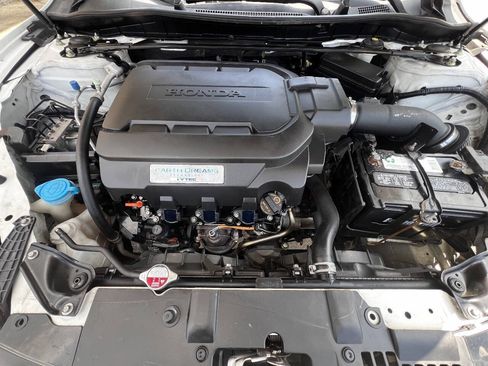 Used 2013 Honda Accord Touring image 17