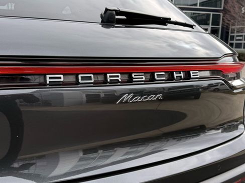 Used 2022 Porsche Macan image 8