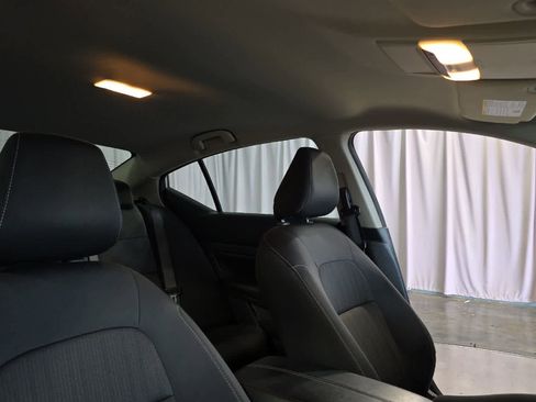 Used 2024 Nissan Altima 2.5 SV FWD image 18