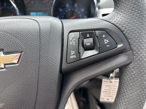 Used 2016 Chevrolet Cruze LT w/ Sun And Sound Package FWD image 13