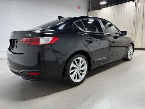 Used 2018 Acura ILX image 4