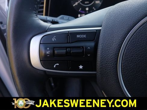 Used 2025 Kia Sportage SX AWD/4WD image 16