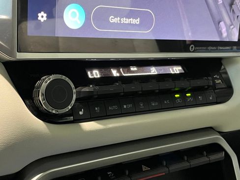 Used 2023 Toyota Sequoia Capstone AWD/4WD image 26