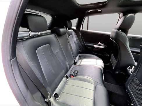 Used 2024 Mercedes-Benz GLA 250 image 21