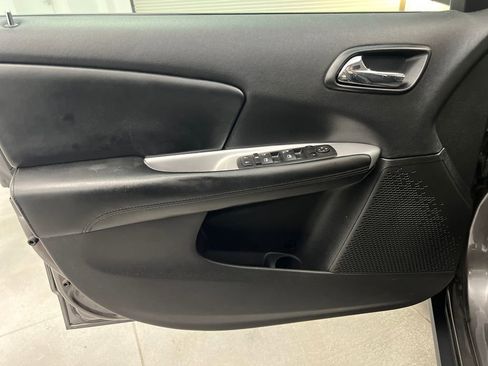 Used 2016 Dodge Journey SE image 11