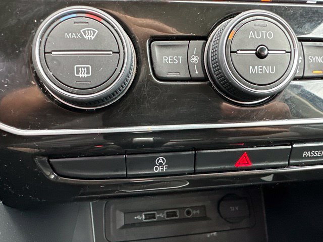 Used 2021 Volkswagen Atlas SEL AWD/4WD image 39