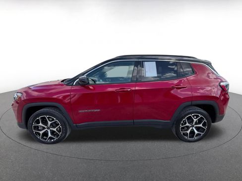 Used 2025 Jeep Compass Limited AWD/4WD image 9