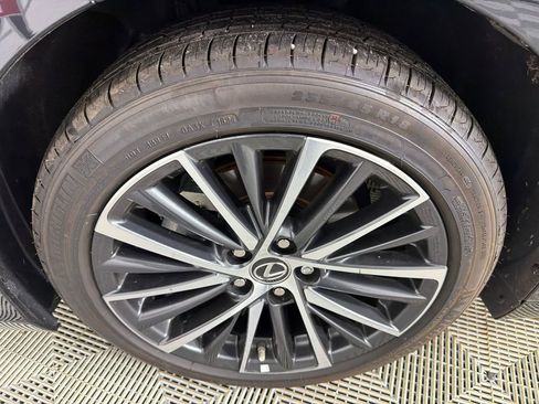 Used 2025 Lexus ES 350 350 w/ Premium Package image 13