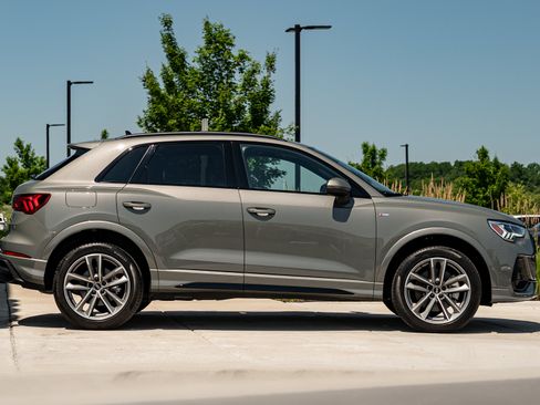 Used 2025 Audi Q3 2.0T Premium AWD/4WD image 3