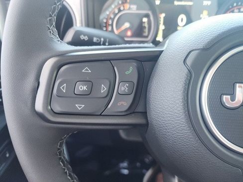 New 2025 Jeep Gladiator Sport image 11