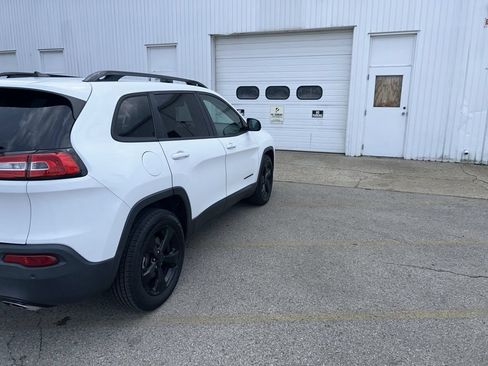Used 2016 Jeep Cherokee Latitude w/ Comfort/Convenience Group AWD/4WD image 6