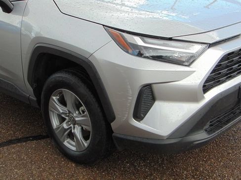 Used 2025 Toyota RAV4 LE AWD/4WD image 2