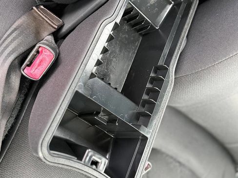 Used 2003 GMC Sonoma SL w/ Convenience Package image 82