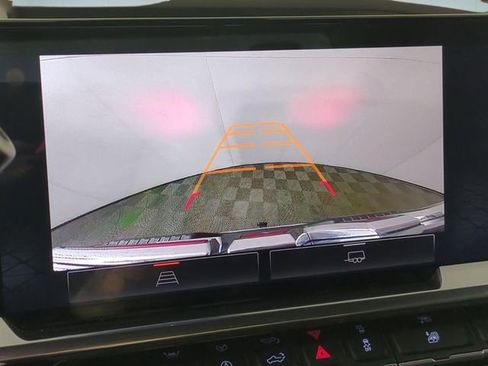 Certified 2024 GMC Sierra 1500 SLT image 15