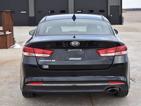 Used 2018 Kia Optima LX image 4