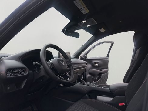 Certified 2026 Honda HR-V Sport image 9