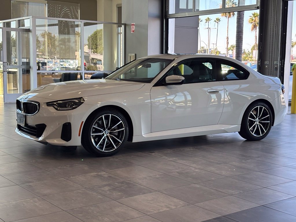 Used 2023 BMW 230i Coupe w/ Convenience Package RWD image 9