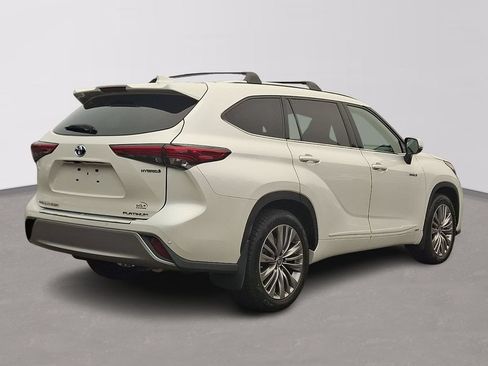 Used 2021 Toyota Highlander Platinum AWD/4WD image 6