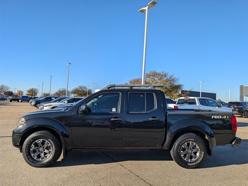 Used 2021 Nissan Frontier PRO-4X w/ Pro-4x Utility Package image 3