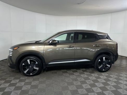 Certified 2025 Nissan Kicks SR image 6