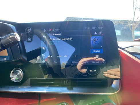 Used 2024 Chevrolet Corvette Stingray Premium Cpe w/ Z51 Performance Package image 23