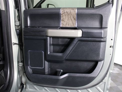 Used 2019 Ford F350 Lariat w/ Chrome Package image 35