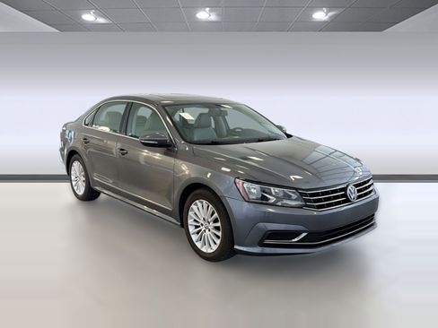 Used 2016 Volkswagen Passat 1.8T SE FWD image 7